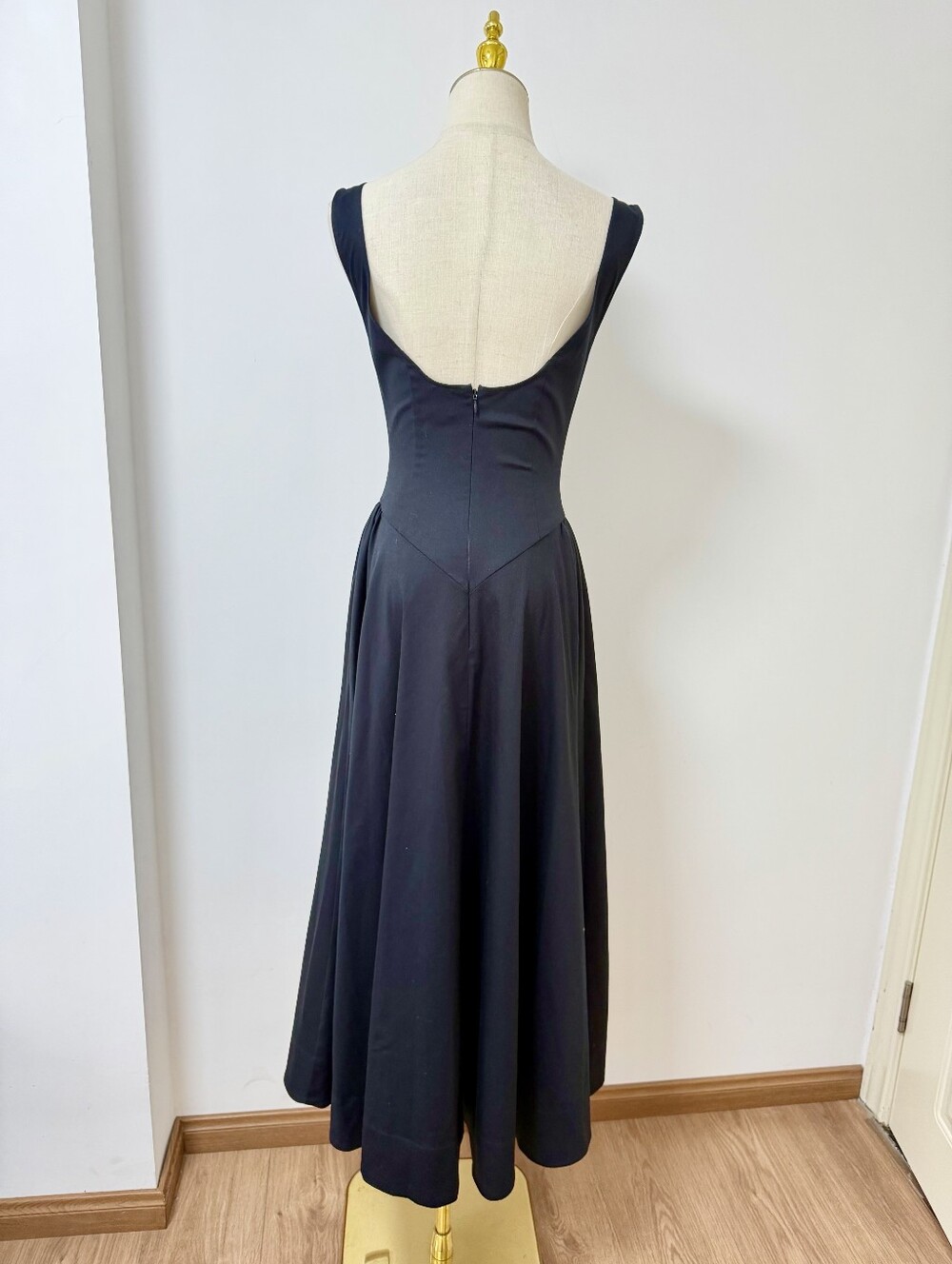 Helsa Stretch Cotton Sateen Midi Dress in Black - Picture 6 of 12